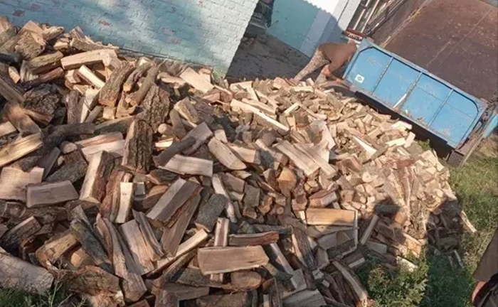 Послуги з Порізки та Коління Дров Будь-якої Складності: Працюємо Акуратно та Швидко!