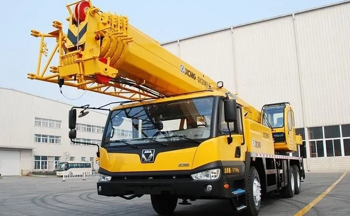 Автокран XCMG 25-50 тонн Автокран XCMG 25-50 тонн
