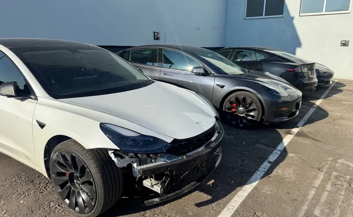 Ремонт тесла електрик сервіс відновлення після дтп tesla Ремонт тесла електрик сервіс відновлення після дтп tesla