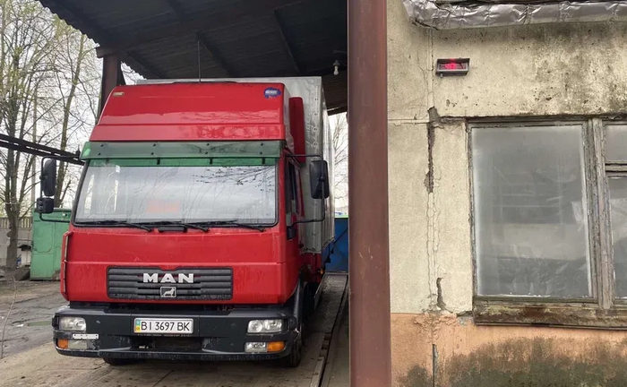 Вантажоперевезення автомобілем MAN до 5 т тент гідроборт