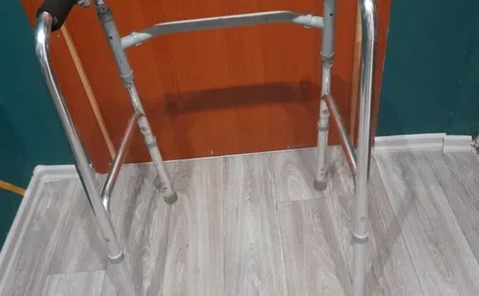 Ходунки для дорослих Ходунки для дорослих