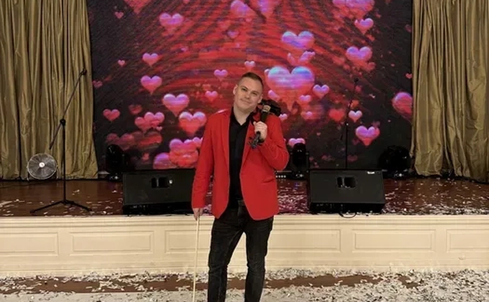 Скрипка для особливих подій: Чарівні мелодії для весіль, корпоративів та свят у серці Одеси.