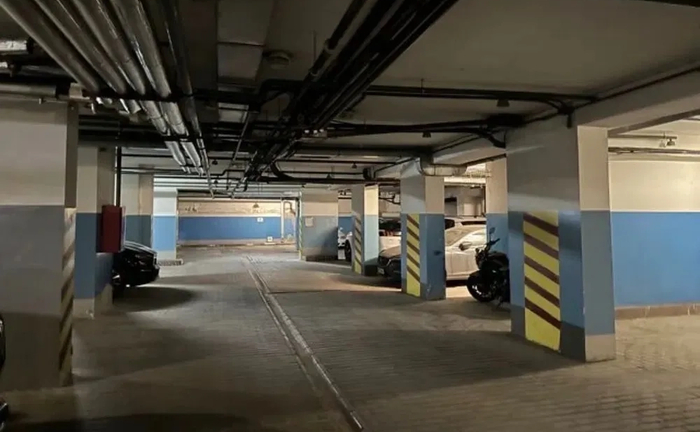 Місце в підземному паркінгу на 2 авто