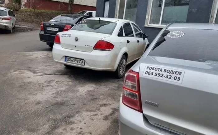 Автомобіль під таксі Автомобіль під таксі