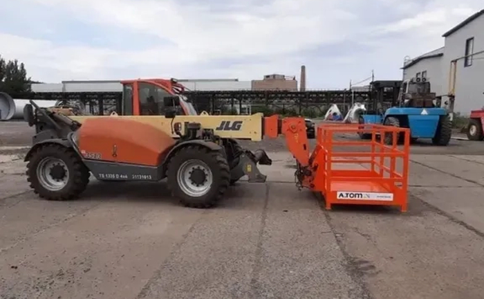 Телескопічний навантажувач (погрузчик) Маниту (Manitou) Телескопічний навантажувач (погрузчик) Маниту (Manitou)