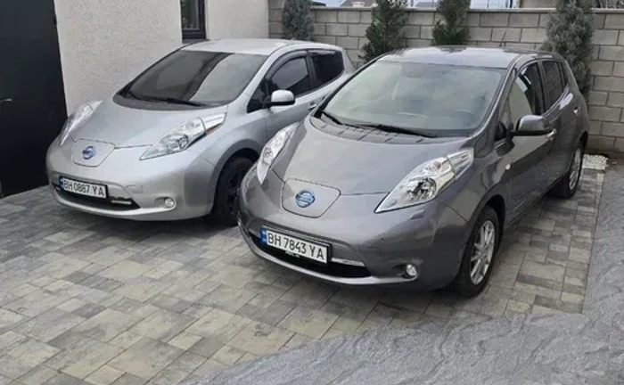 Авто Nissan Leaf Авто Nissan Leaf