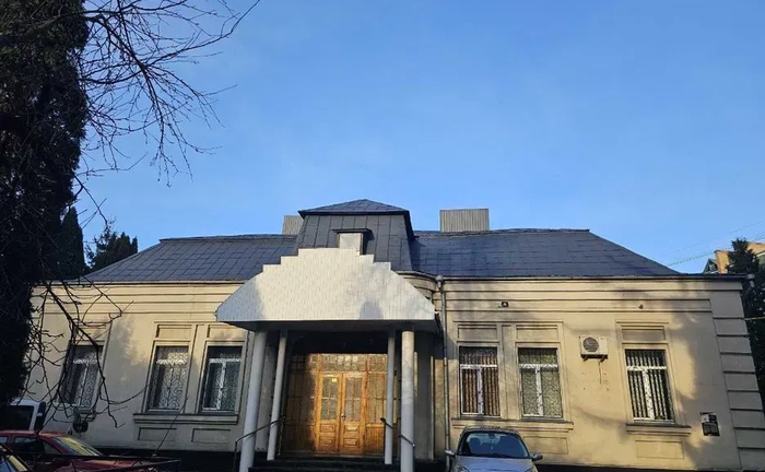 Фарбування офісів, складу, ангару, фасаду, магазинів Харків Миття дахів