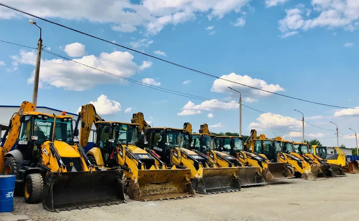 Будівництво майданчиків , основу доріг та інши земельні роботи 1 000 грн. Договірна Будівництво майданчиків , основу доріг та інши земельні роботи 1 000 грн. Договірна