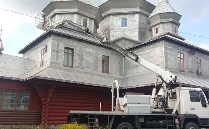 Автовишка з висотою підйому стріли до 18 м.