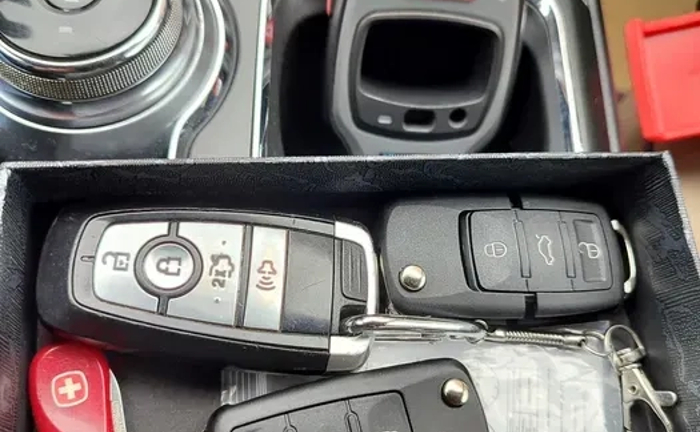 Авто ключі. Програмування, прив'язка, клонування чіпів та ключів Авто ключі. Програмування, прив'язка, клонування чіпів та ключів