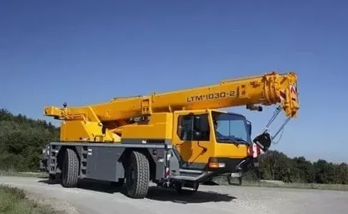 Мобільний баштовий кран Liebherr LTM 1030-2 (35 т) Мобільний баштовий кран Liebherr LTM 1030-2 (35 т)