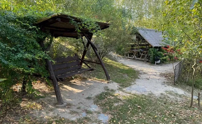 Три Гусака – База Відпочинку. Альтанки в Гореничах.