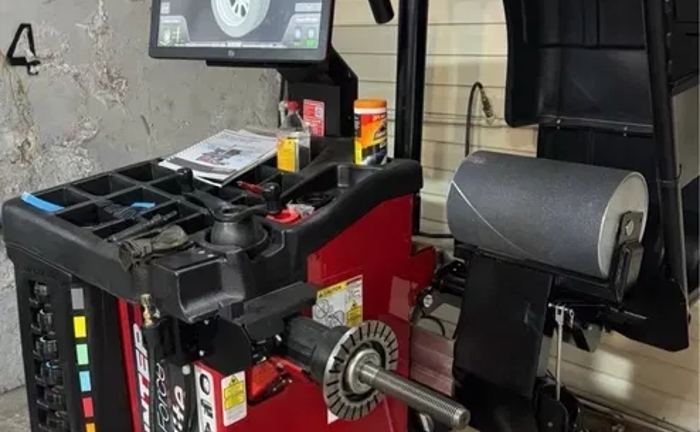 Послуги шиномонтажу на станке Хантер, прибираємо вібрацію руля 300 грн. Послуги шиномонтажу на станке Хантер, прибираємо вібрацію руля 300 грн.