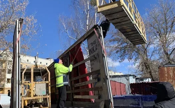 Фасадна люлька, платформа для зовнішніх будівельних робіт