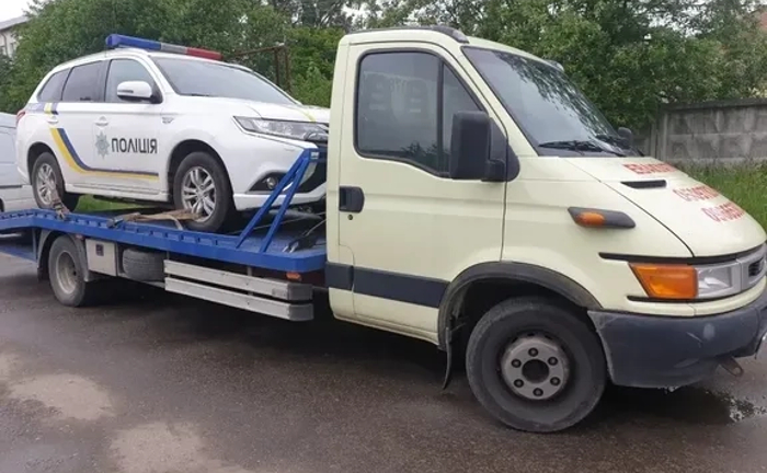 Євакуатор, цілодобово .Доставка авто будь якої складності.