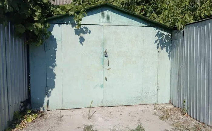 Металевий гараж. Зручний виїзд