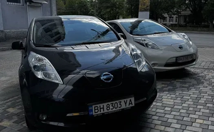 Aвто Nissan leaf 600 грн Aвто Nissan leaf 600 грн