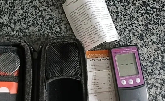 Гарний і зручний товщиномір ЛКП