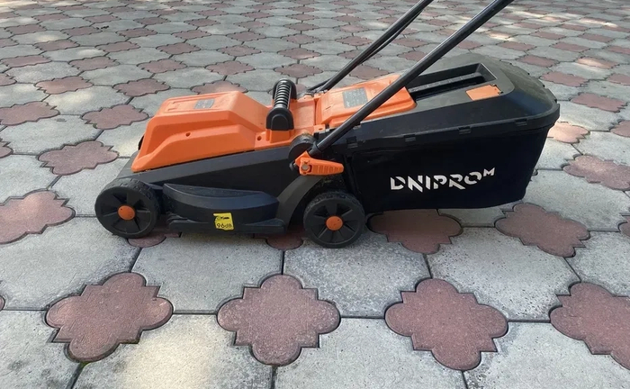 Газонокосарка електрична Газонокосарка електрична