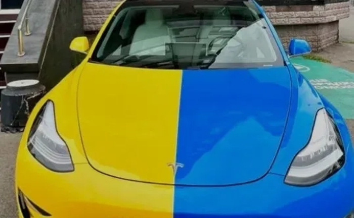 Тонування легкових і вантажних автомобілів. Будинків, офісів, вітрин, квартир Тонування легкових і вантажних автомобілів. Будинків, офісів, вітрин, квартир