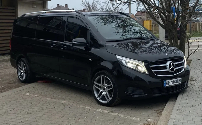 V S-class, бізнес клас, мінівен, мікроавтобус. V S-class, бізнес клас, мінівен, мікроавтобус.