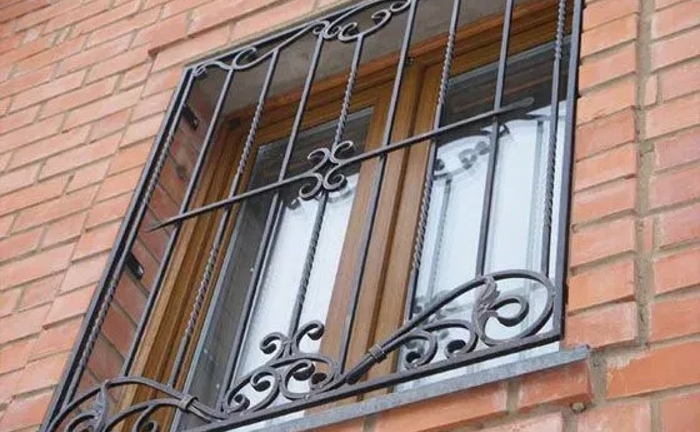Решетки на окна, козырьки и навесы, ворота и калитки, и многое другое! Решетки на окна, козырьки и навесы, ворота и калитки, и многое другое!