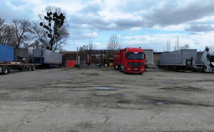 Стоянка для вантажних автомобілів