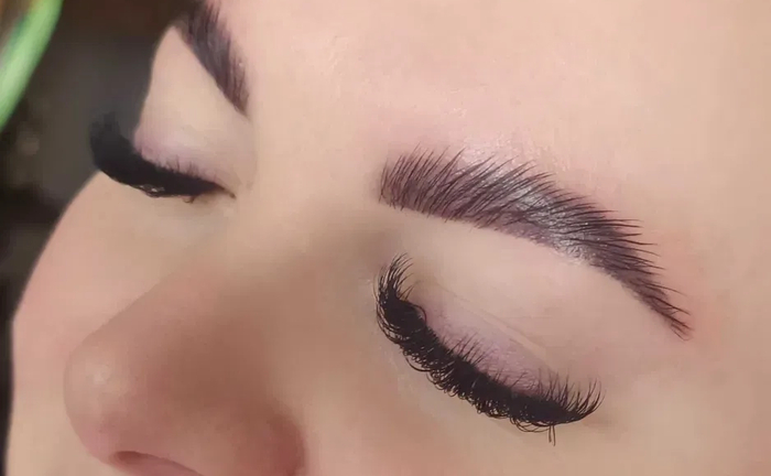 Ламінування брів та вій Ламінування брів та вій