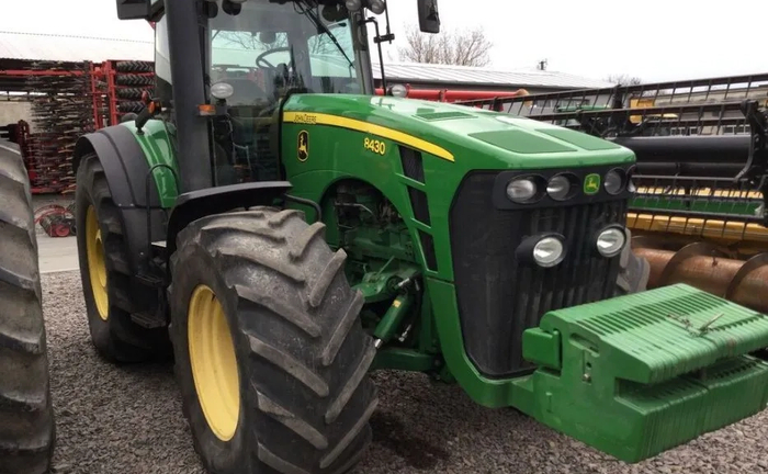 Трактор JOHN DEERE 8430 (2115)