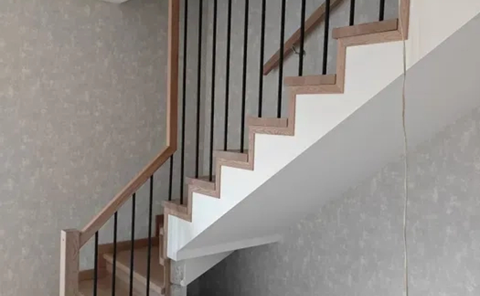 Ремонт - обшивка деревом / сходів бетонних каркасів