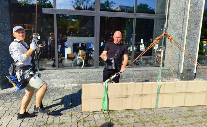 Аварійне відкриття квартир. Підйом негабаритних вантажів.