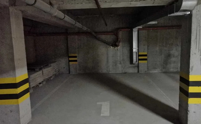 Підземне паркомісце в ЖК «Веселка»