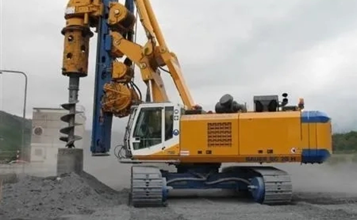 Бурова Bauer BG 28: якісне буріння Бурова Bauer BG 28: якісне буріння