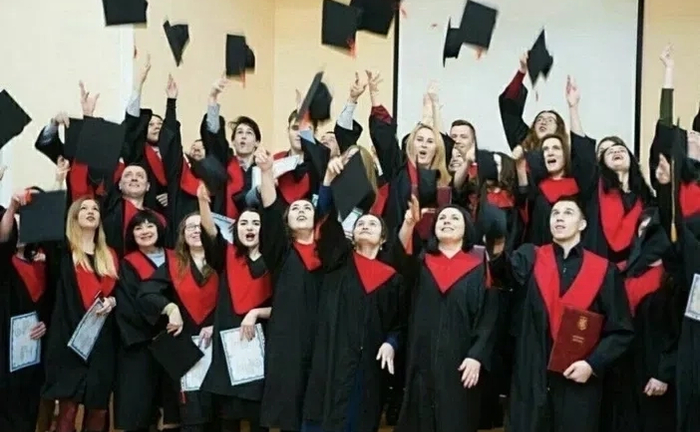 Академічні мантії , комплект випускних магістр бакалавр