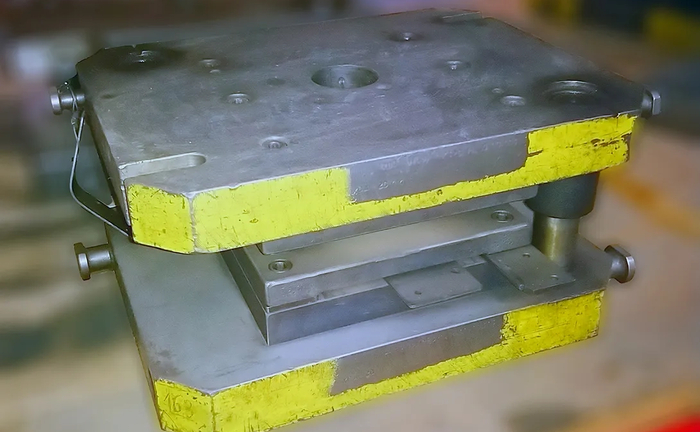 Вирубні та згинальні штампи Вирубні та згинальні штампи