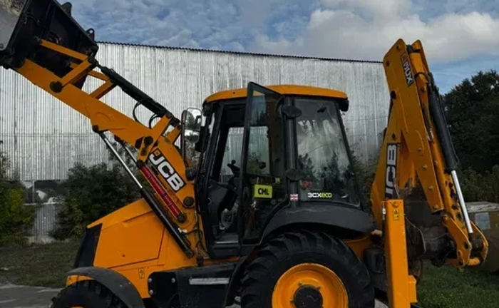 Екскаватор навантажувач трактор JCB 3CX Екскаватор навантажувач трактор JCB 3CX