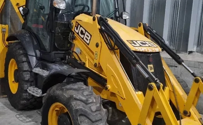 Ескаватор , трактор JCB