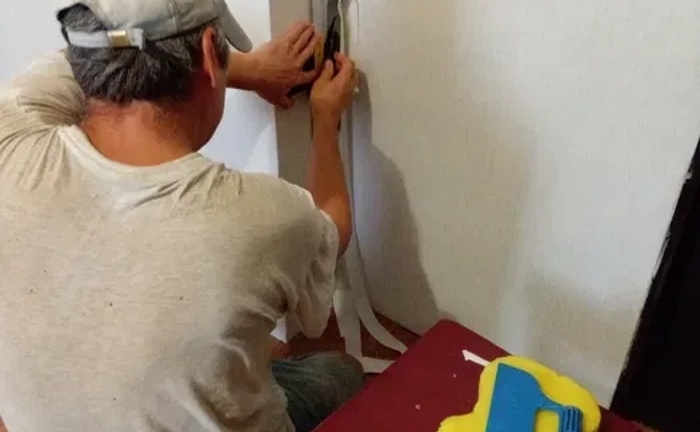 Поклейка шпалер будь-якого типу. Нанесення рідких шпалер. Підготовка. Поклейка шпалер будь-якого типу. Нанесення рідких шпалер. Підготовка.