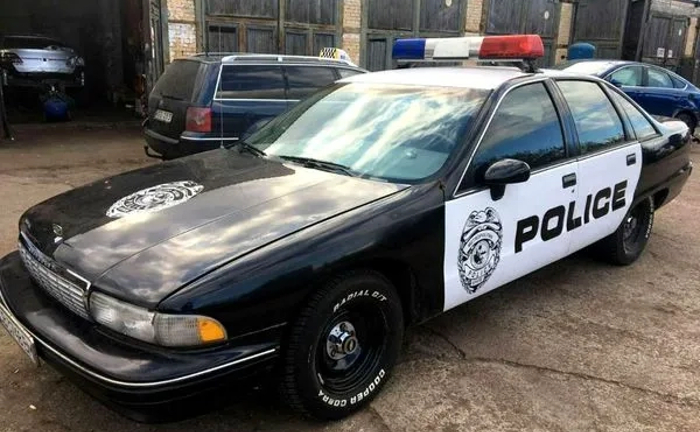 382 Автомобіль поліцій Chevrolet Caprice на зйомки 382 Автомобіль поліцій Chevrolet Caprice на зйомки