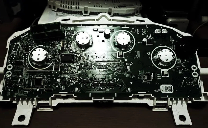 Ремонт електро блоків прошивка ключів Jaguar Land Rover Velar Ремонт електро блоків прошивка ключів Jaguar Land Rover Velar