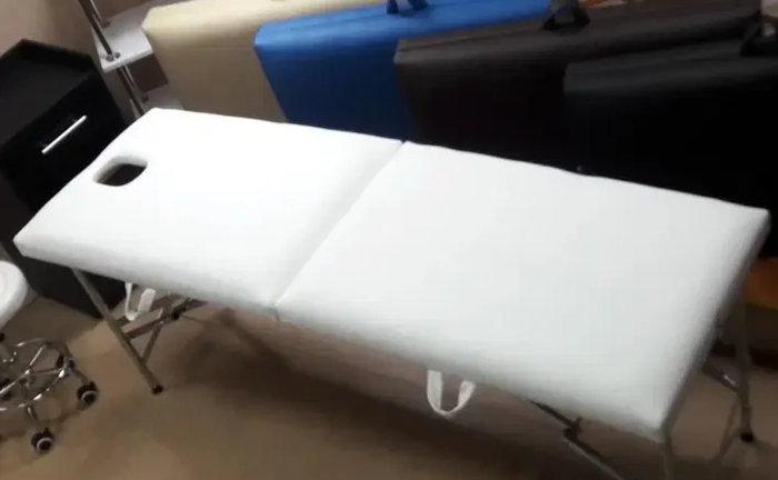 Кушетка для масажу: легка та зручна
