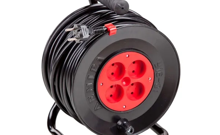 Подовжувач на котушці Леміра У16-01 (2х2.5, 25м) Подовжувач на котушці Леміра У16-01 (2х2.5, 25м)