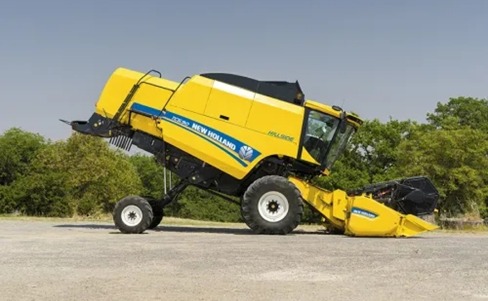 Комбайн NEW HOLLAND TC 5.90 (1378) Комбайн NEW HOLLAND TC 5.90 (1378)