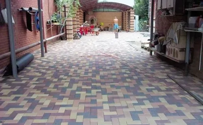 Укладка тротуарной плитки, клинкерной плитки, брусчатки ,песчаника.