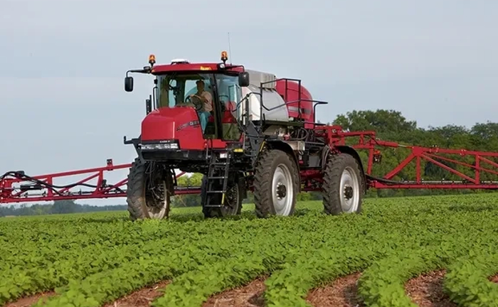 Обприскувач CASE IH (332). Економія препаратів та захист врожаю. Обприскувач CASE IH (332). Економія препаратів та захист врожаю.