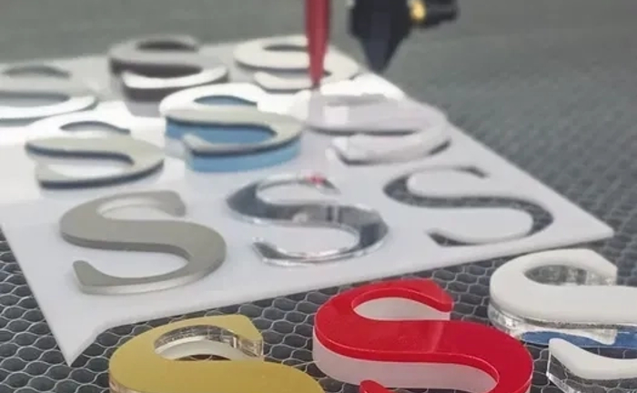 Лазерна порізка та гравірування