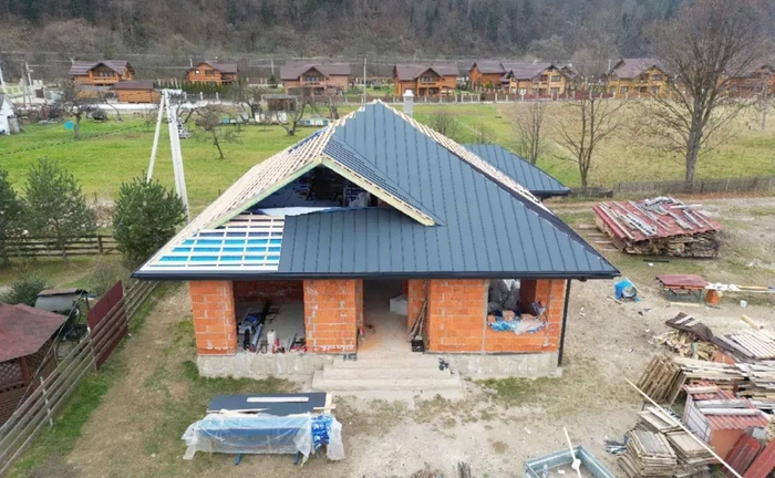 Професійне перекриття дахів покрівельних матеріалів! Покрівельні послуги.