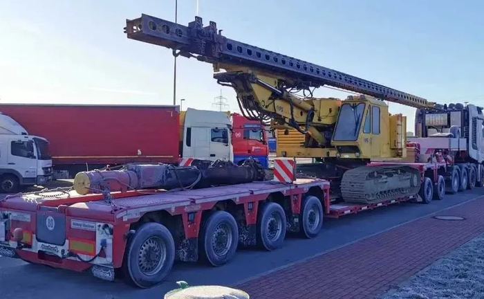 Трал-майданчик для доставки негабариту Трал-майданчик для доставки негабариту