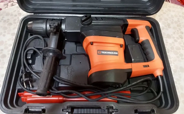 Перфоратор 10 Дж Tekhmann TRH-1800 SDS-max