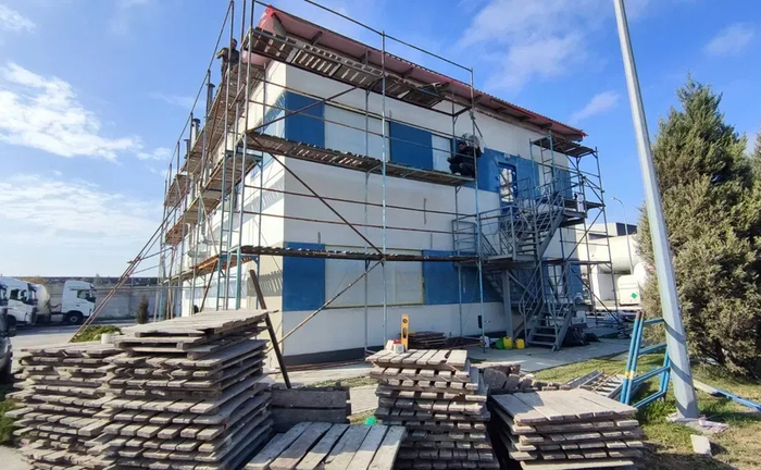 Висотне обладнання для фасадів: надійні люльки в наявності